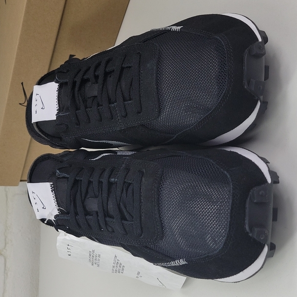 Nike DBreak-Type Black White Mesh Running Shoe Mens Sizes - Picture 3 of 11